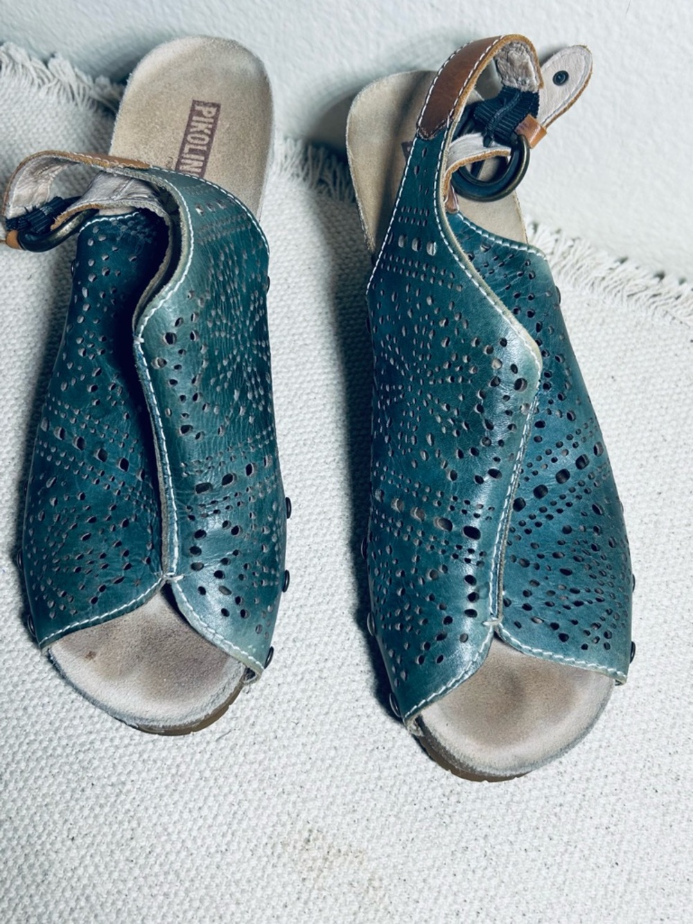 PIKOLINOS Benissa Green Leather Wedge Sandal with Tan Accent - Picture 11 of 11
